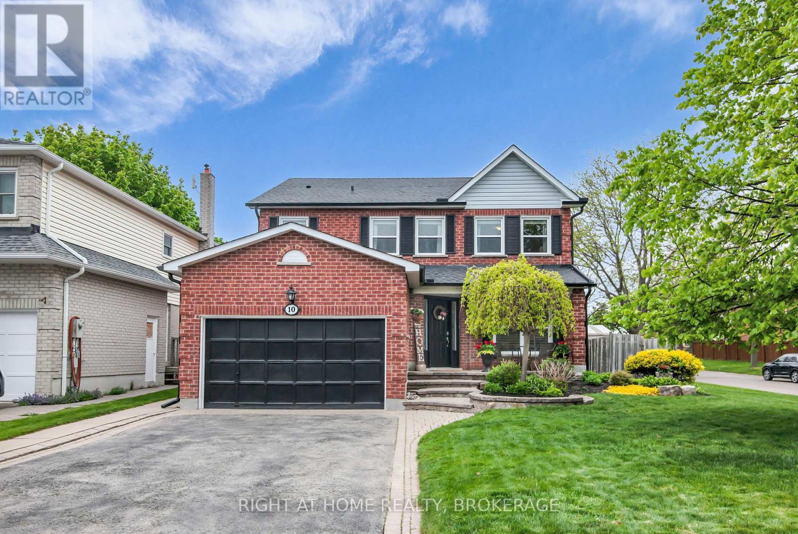 10 ENNISCLARE PLACE, Whitby, Ontario