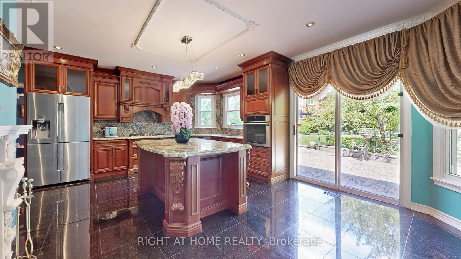 Property at 71 VENTURA WAY image 5