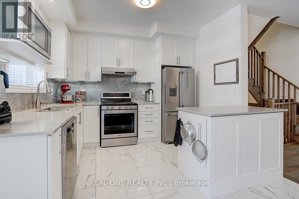 72 Chicago Lane, Markham, Ontario  L6E 0V6 - Photo 14 - N12167840