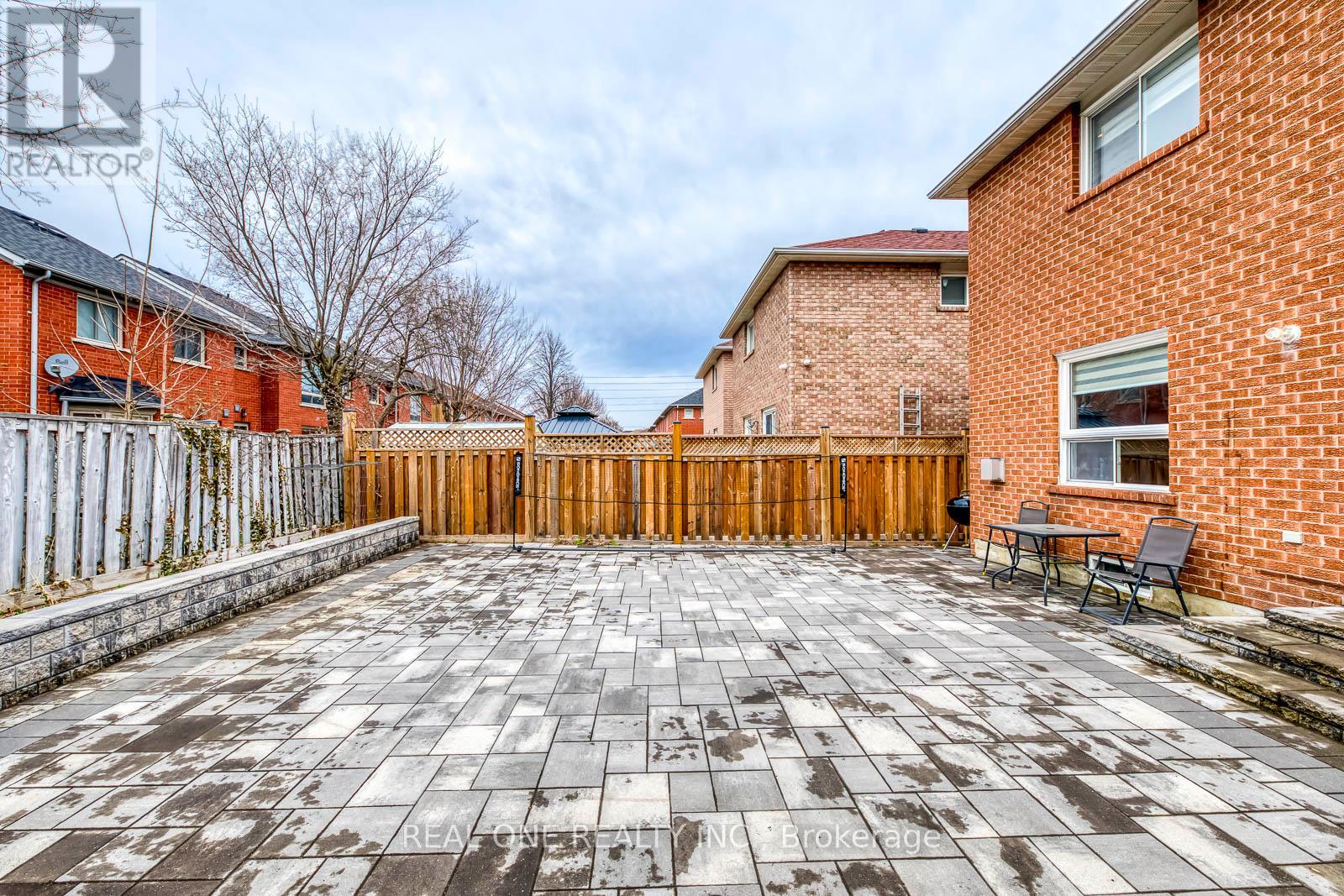 845 Winterton Way, Mississauga, Ontario  L5V 1Z5 - Photo 48 - W12167839