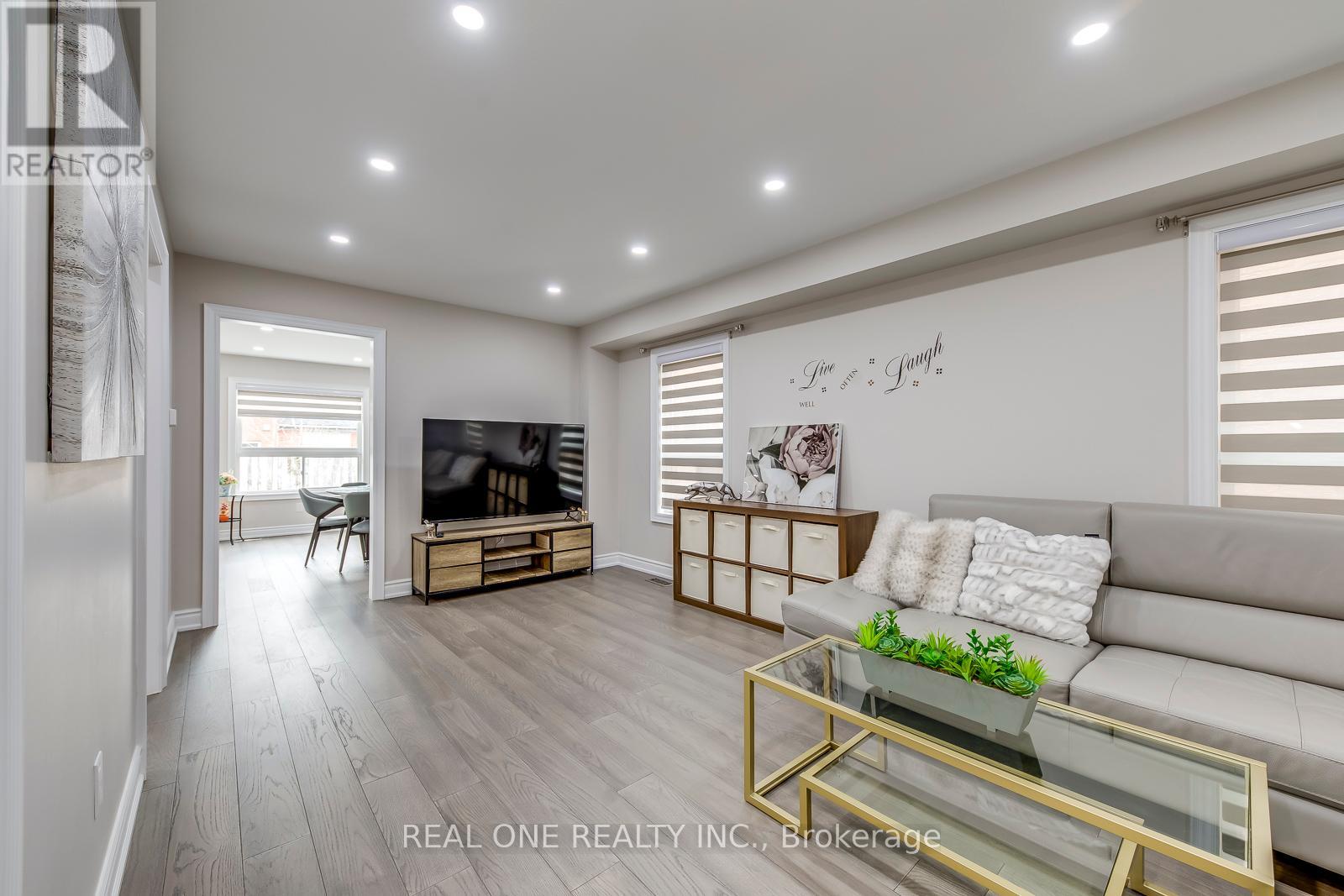 845 Winterton Way, Mississauga, Ontario  L5V 1Z5 - Photo 8 - W12167839