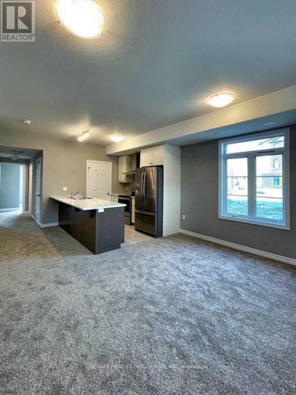 92 Oat Lane, Kitchener, Ontario  N2R 0S8 - Photo 11 - X12167838