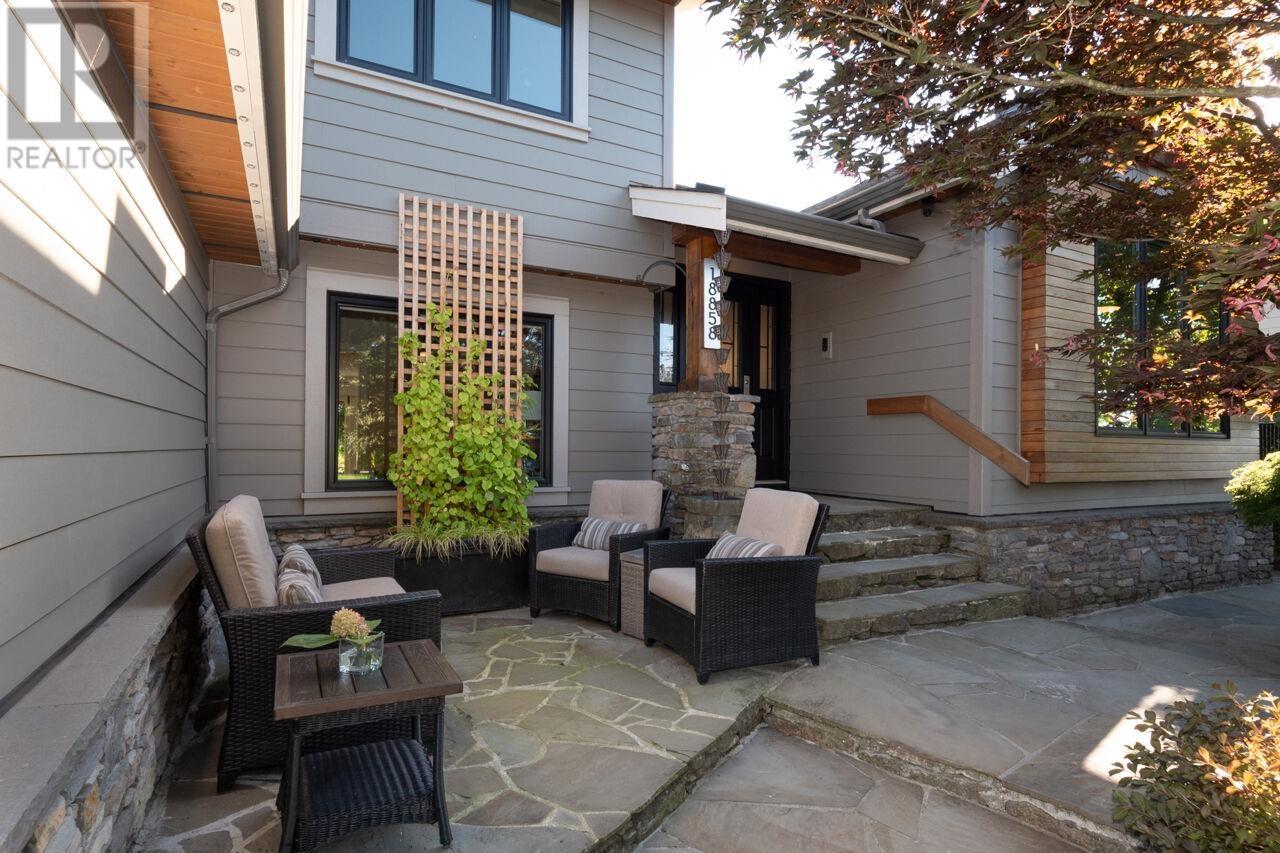 18858 119b Avenue, Pitt Meadows, British Columbia  V3Y 1W7 - Photo 3 - R3006250