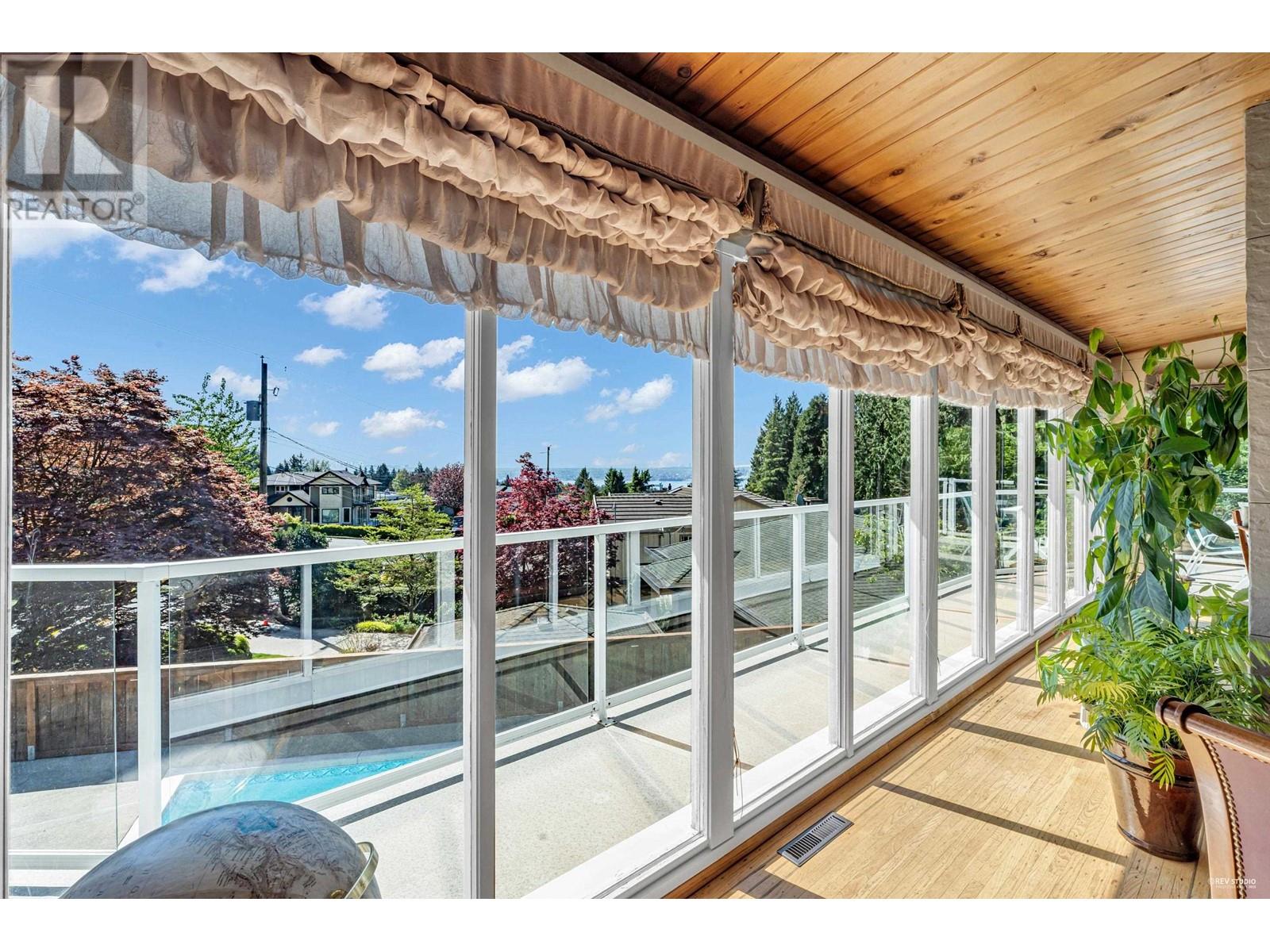 4323 Valencia Avenue, North Vancouver, British Columbia  V7N 4A7 - Photo 4 - R3005653