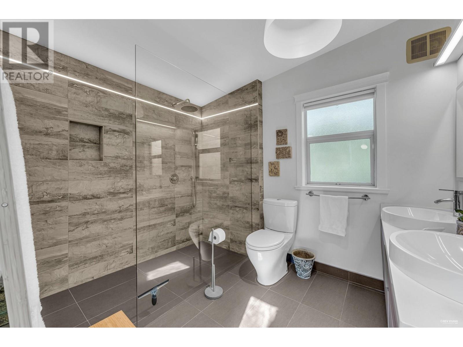 4323 Valencia Avenue, North Vancouver, British Columbia  V7N 4A7 - Photo 13 - R3005653