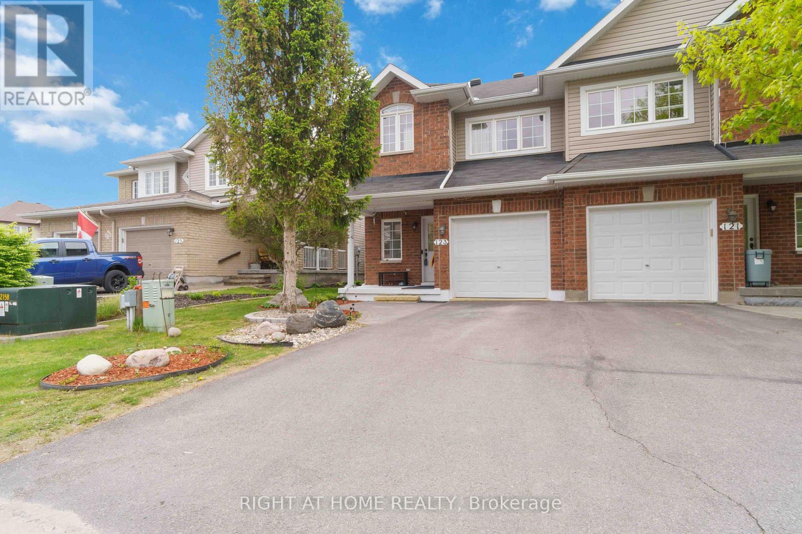 Property at 123 WOLFF CRESCENT image 3