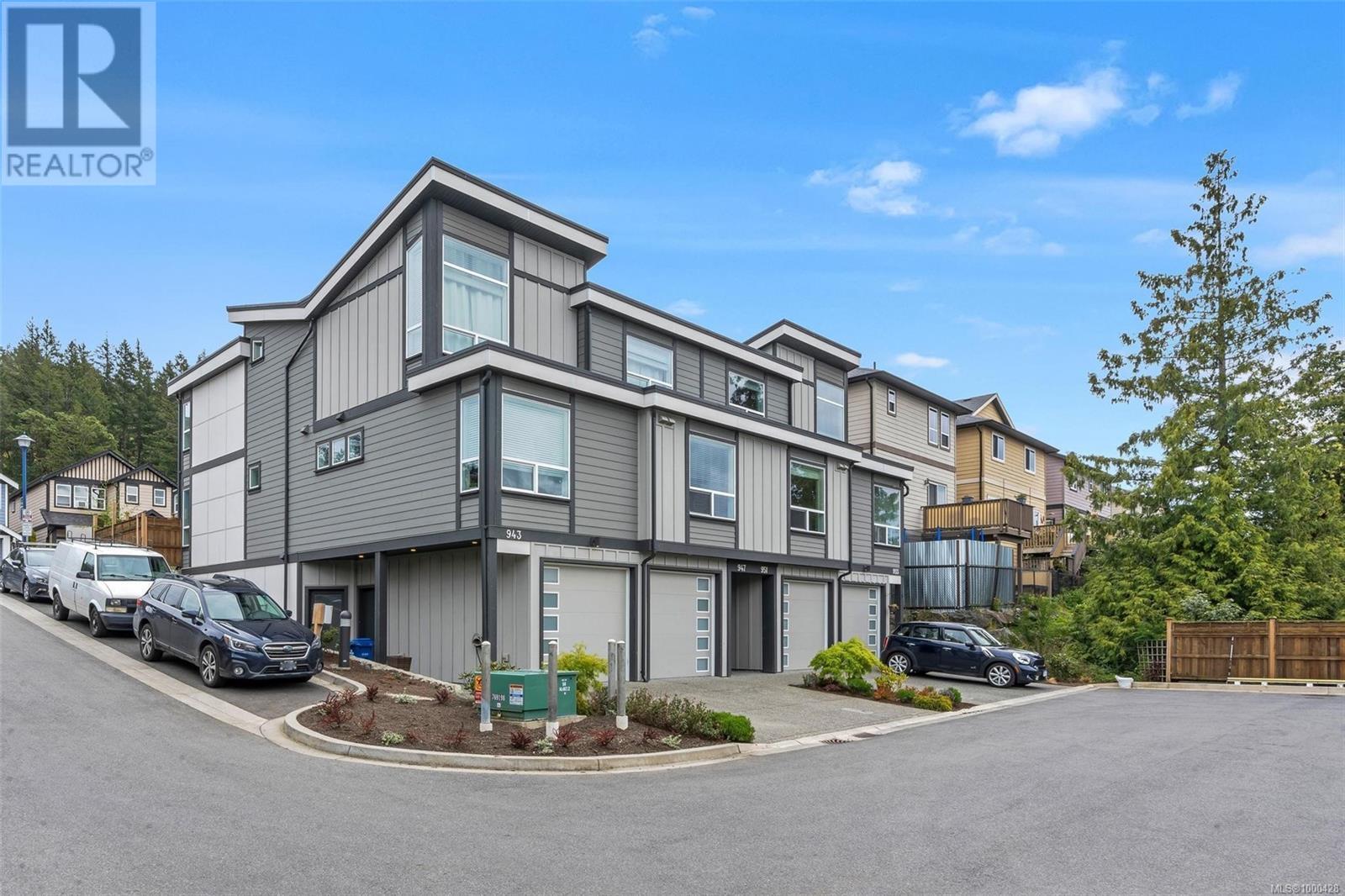 Property at 951 Warbler Close image 2