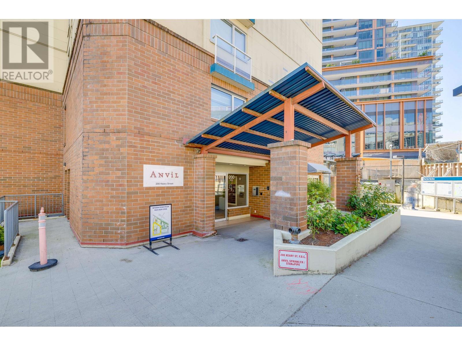 301 200 Keary Street, New Westminster, British Columbia  V3L 0A6 - Photo 2 - R3005990