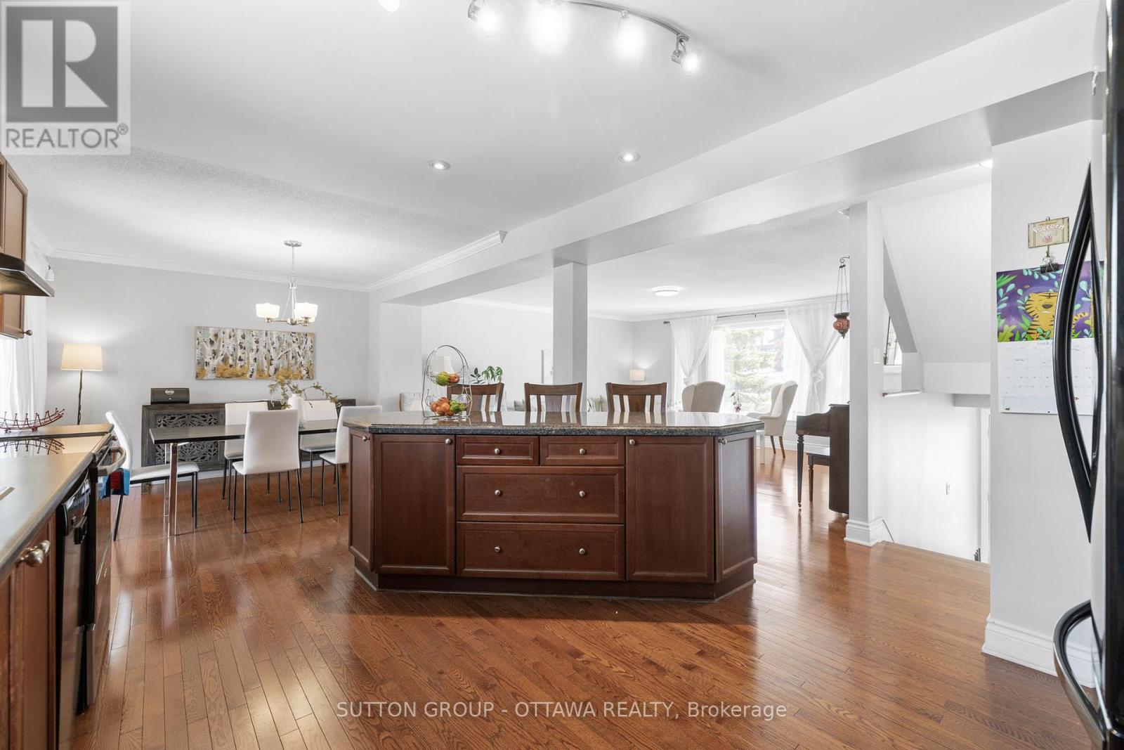 Property at 124 MONTEREY DRIVE image 4