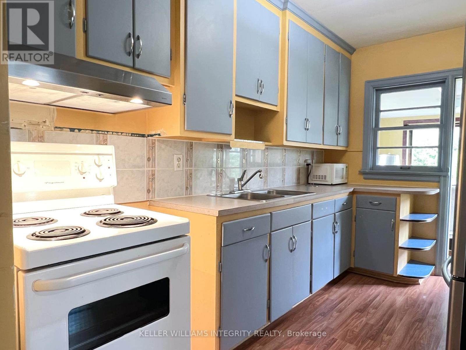 3 - 831 Bronson Avenue, Ottawa, Ontario  K1S 4G5 - Photo 5 - X12167856