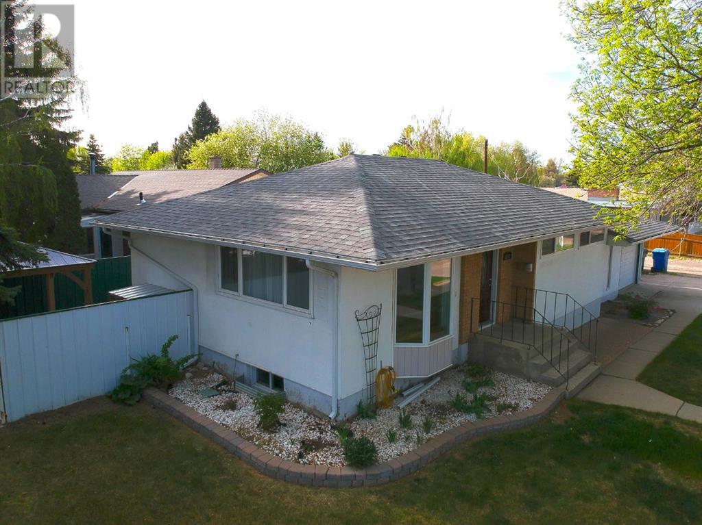 Property at 1132 11 Street S image 4