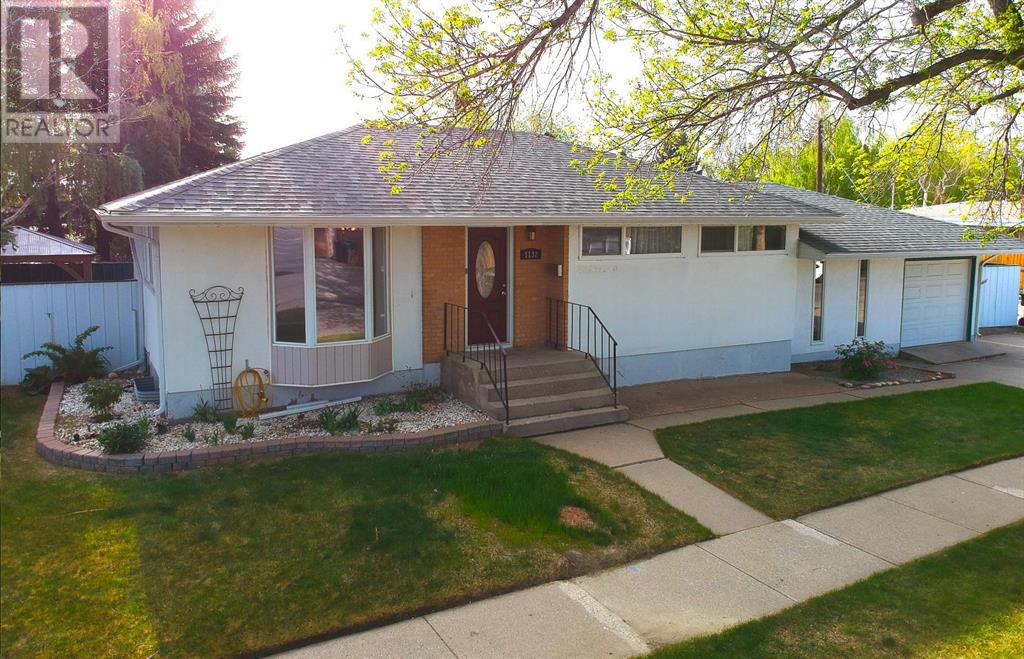 Property at 1132 11 Street S image 2