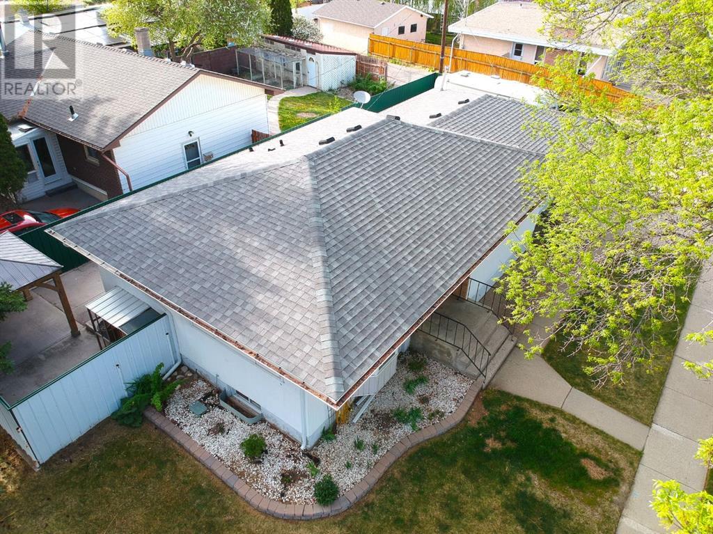 Property at 1132 11 Street S image 5