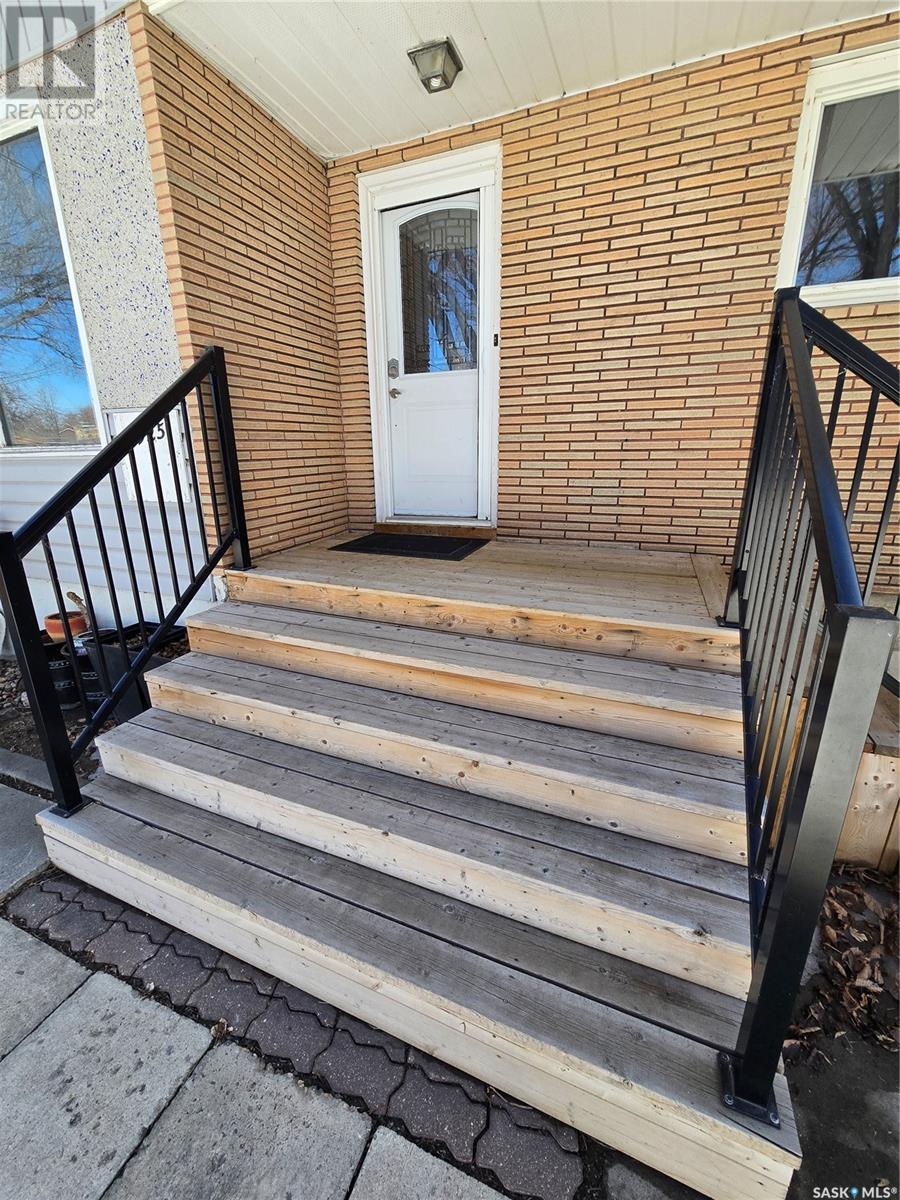 Property at 2925 Francis STREET image 4