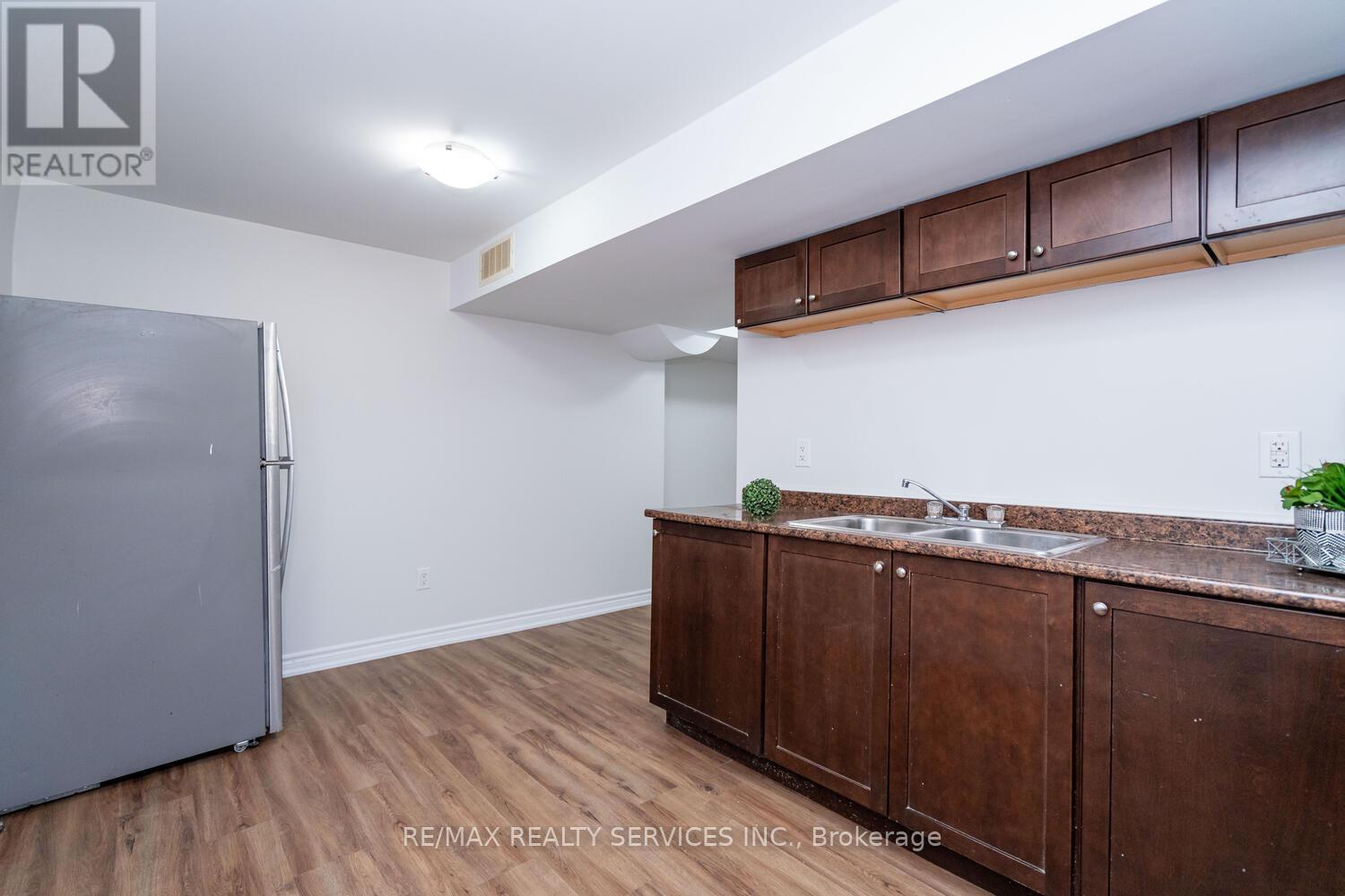 85 Williamson Drive, Brampton, Ontario  L7A 3R6 - Photo 40 - W12167309