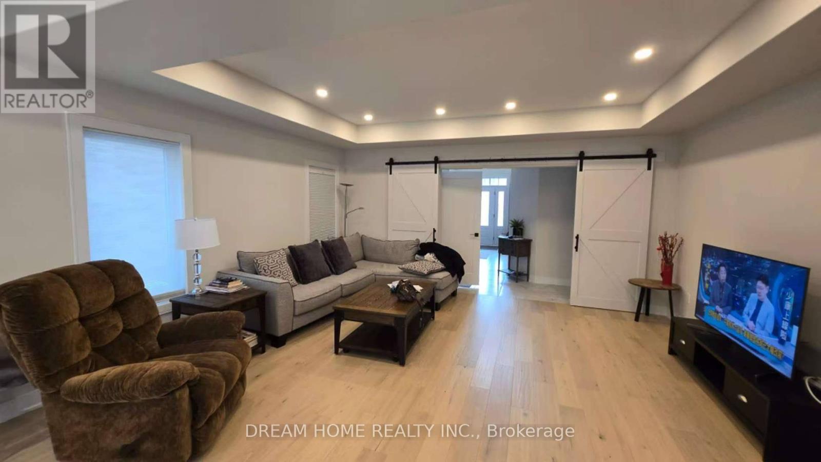 112 Plewes Drive, Collingwood, Ontario  L9Y 3B7 - Photo 3 - S12167858