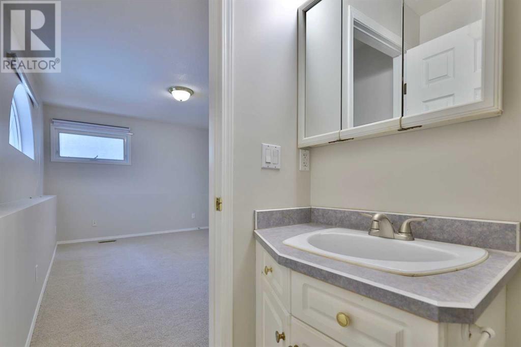 2, 4710 53 Street, Camrose, Alberta  T4V 1Y7 - Photo 34 - A2203367