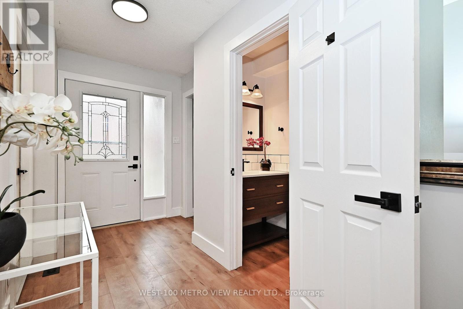 139 John Street, Halton Hills, Ontario  L7G 5A2 - Photo 6 - W12167872