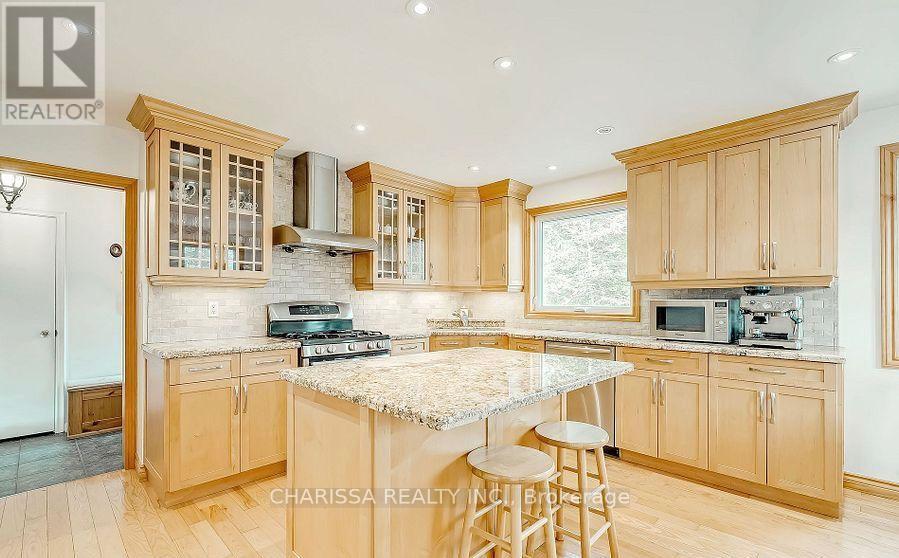 1238 Donlea Crescent, Oakville, Ontario  L6J 1V7 - Photo 11 - W11936983