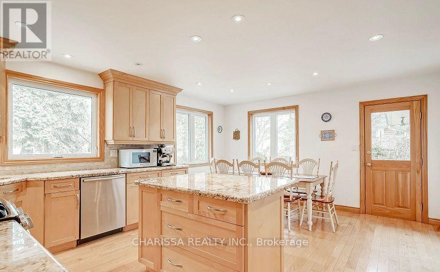 1238 Donlea Crescent, Oakville, Ontario  L6J 1V7 - Photo 13 - W11936983