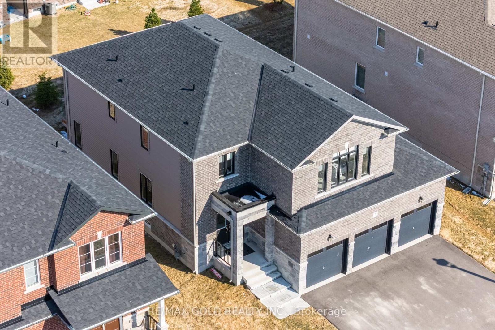 7 Middleton Drive, Wasaga Beach, Ontario  L9Z 0L1 - Photo 3 - S12167878