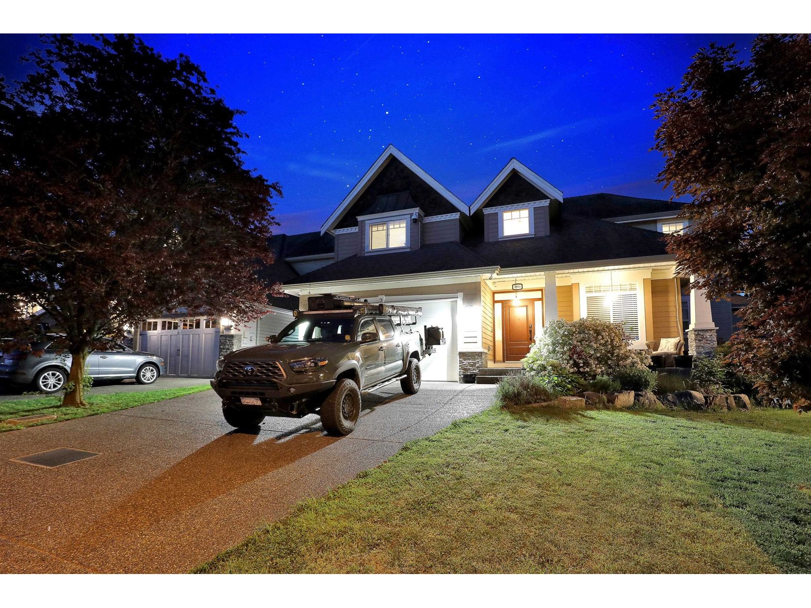 5884 164A STREET, Surrey, British Columbia