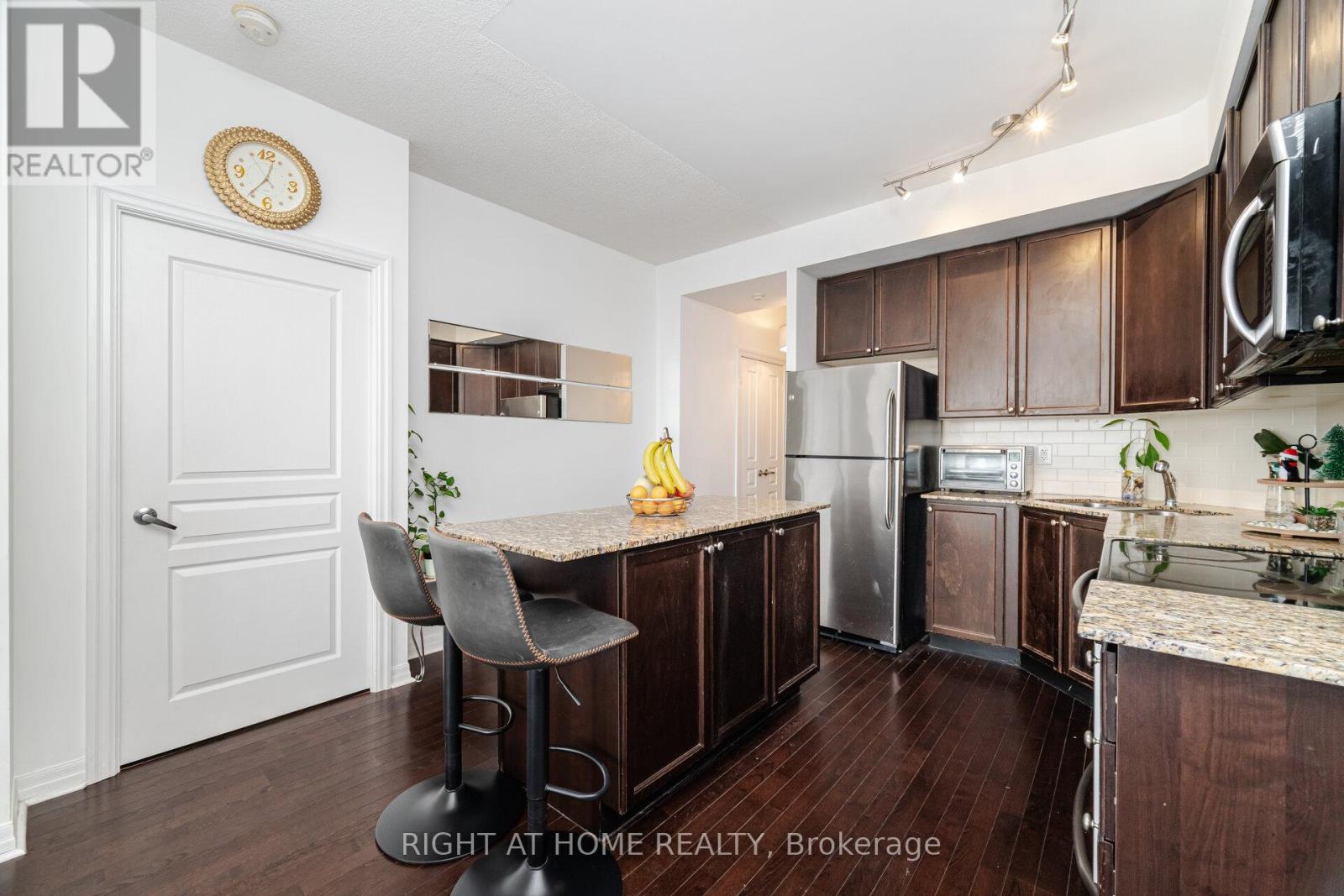 2308 - 225 Webb Drive, Mississauga, Ontario  L5B 4P2 - Photo 12 - W12167885