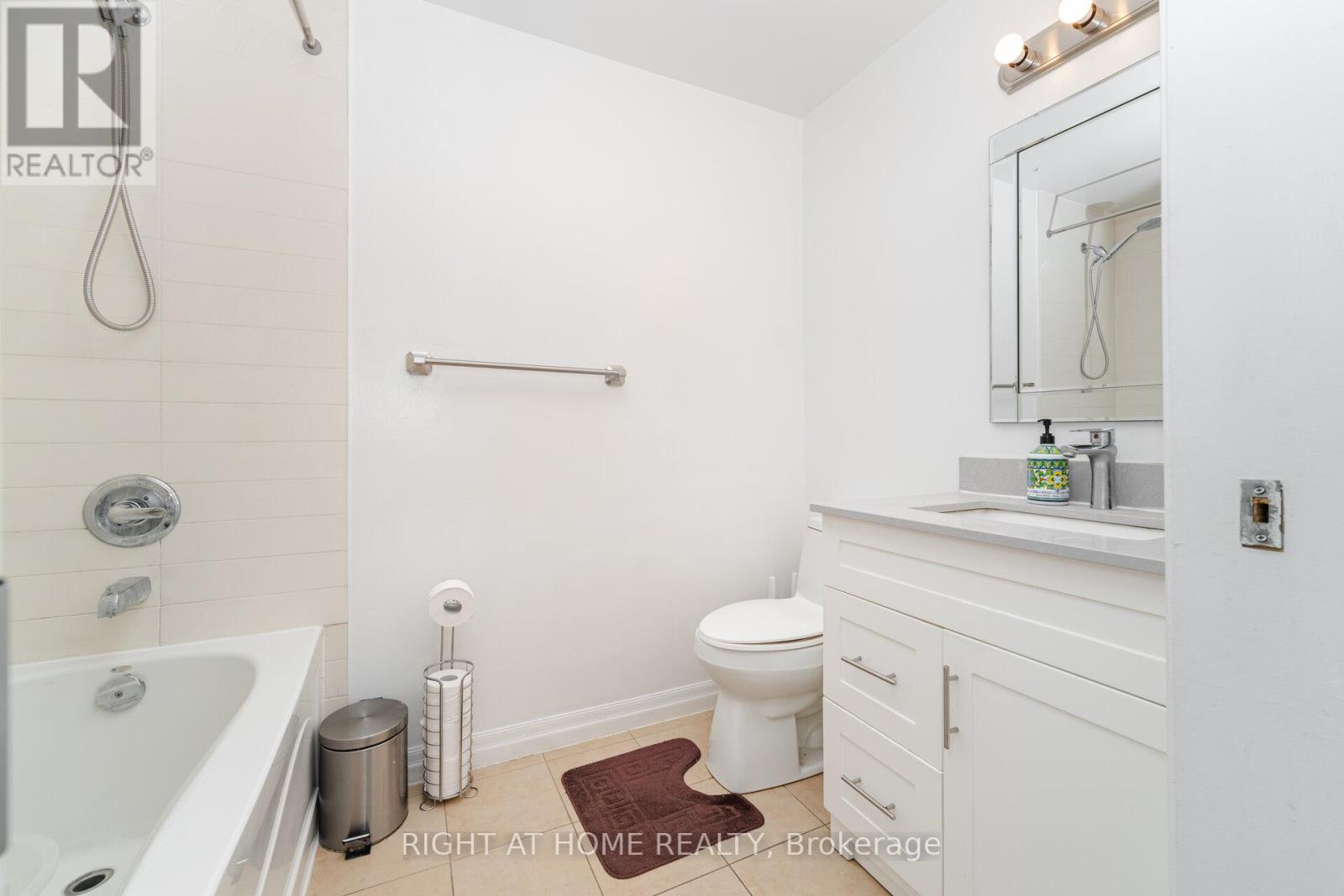 2308 - 225 Webb Drive, Mississauga, Ontario  L5B 4P2 - Photo 22 - W12167885