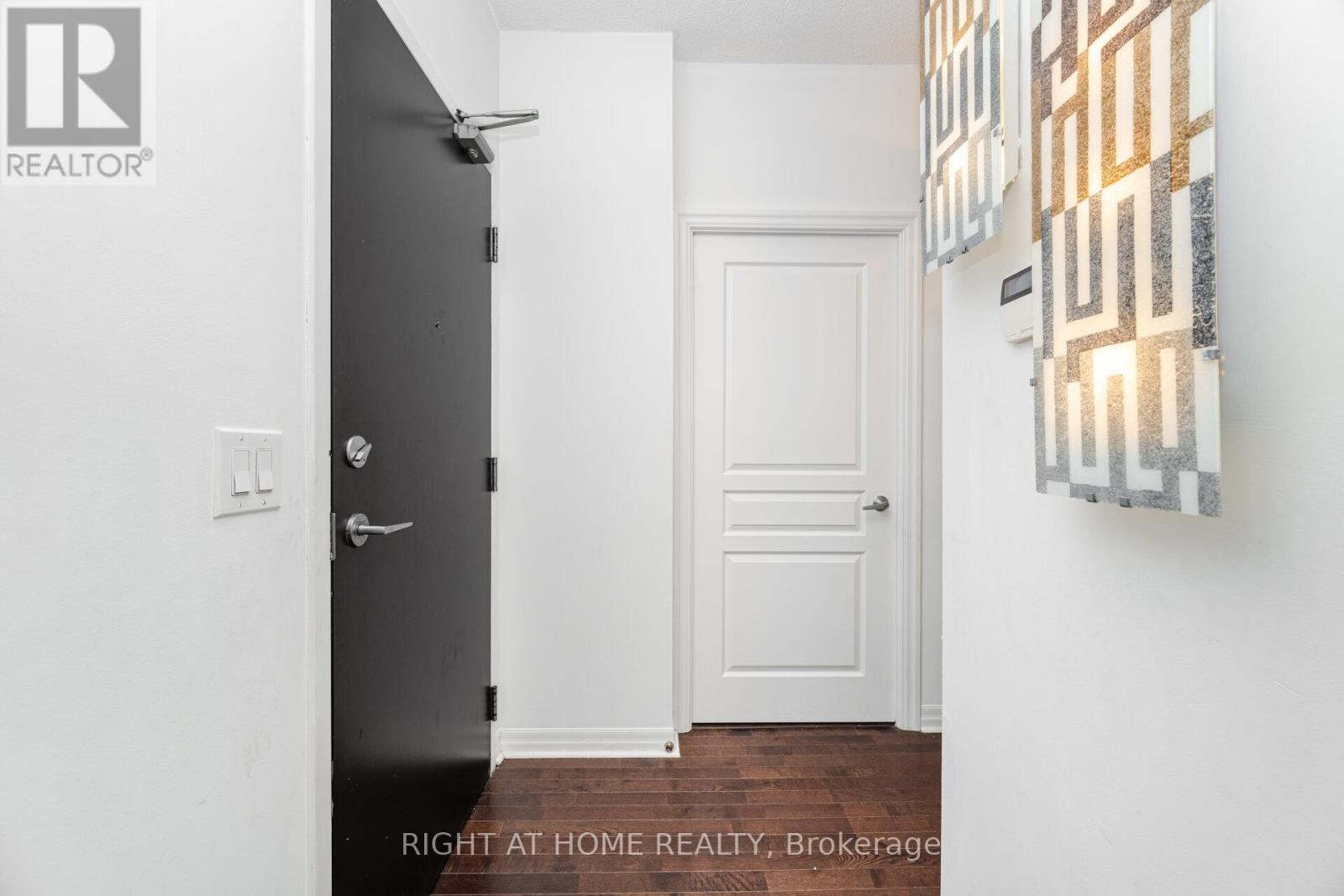 2308 - 225 Webb Drive, Mississauga, Ontario  L5B 4P2 - Photo 6 - W12167885