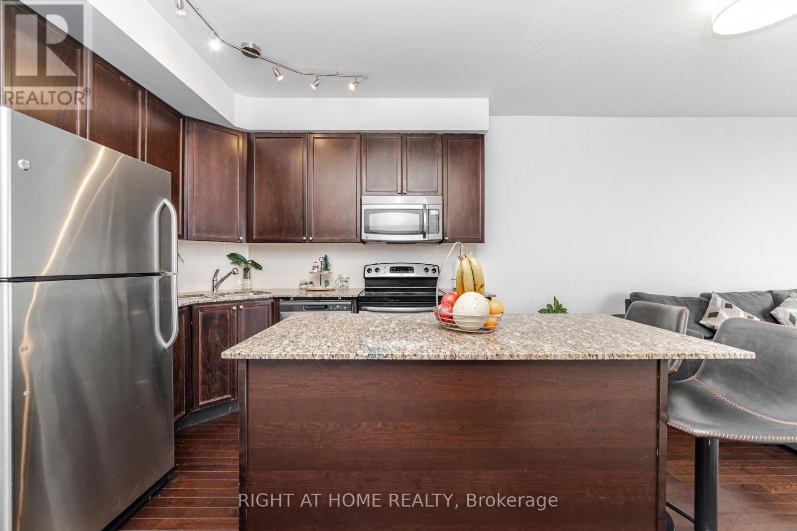 2308 - 225 Webb Drive, Mississauga, Ontario  L5B 4P2 - Photo 9 - W12167885