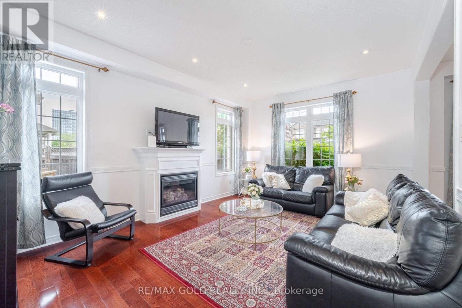 16 Larkberry Road, Brampton, Ontario  L6X 0R7 - Photo 8 - W12167902