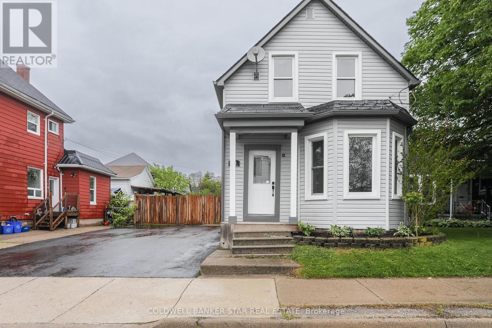 95 Scott Street, St. Thomas, Ontario  N5P 1L2 - Photo 1 - X12167941
