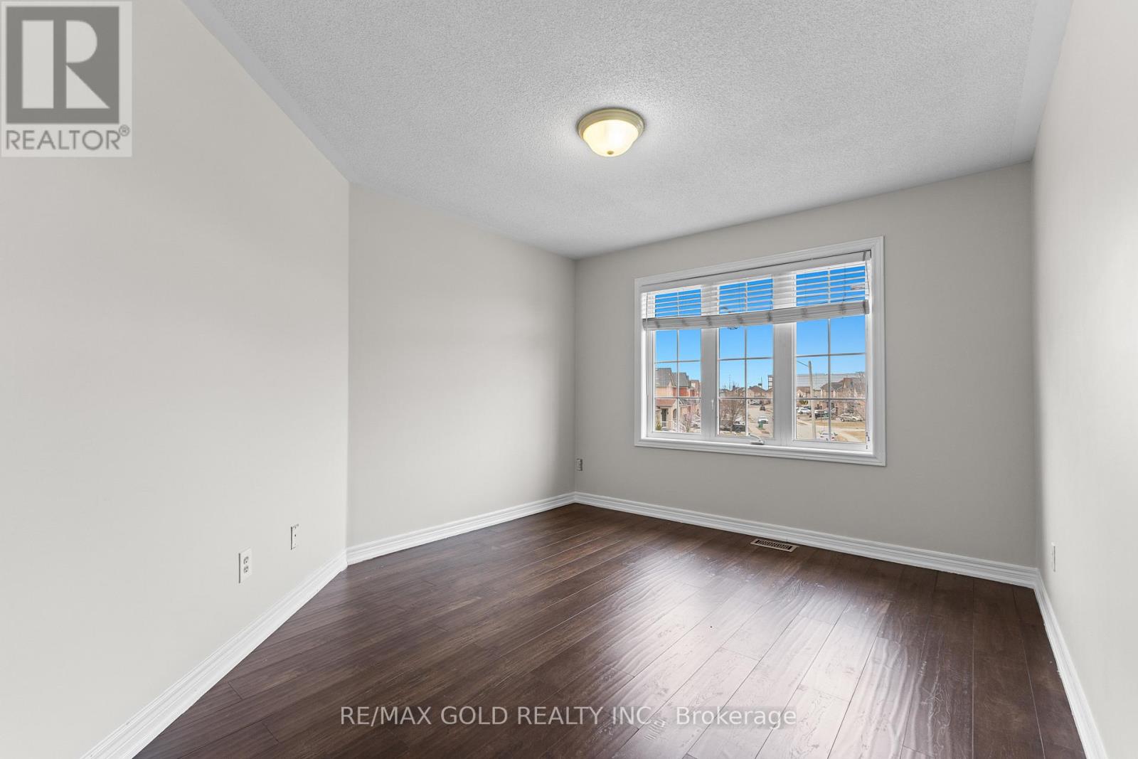 17 Via Romano Way, Brampton, Ontario  L6P 1K2 - Photo 35 - W12167936