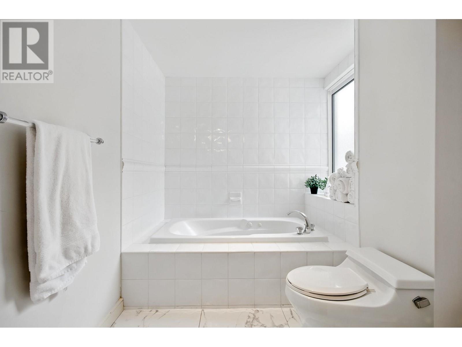 3b 1403 Beach Avenue, Vancouver, British Columbia  V6G 1Y3 - Photo 11 - R3006229