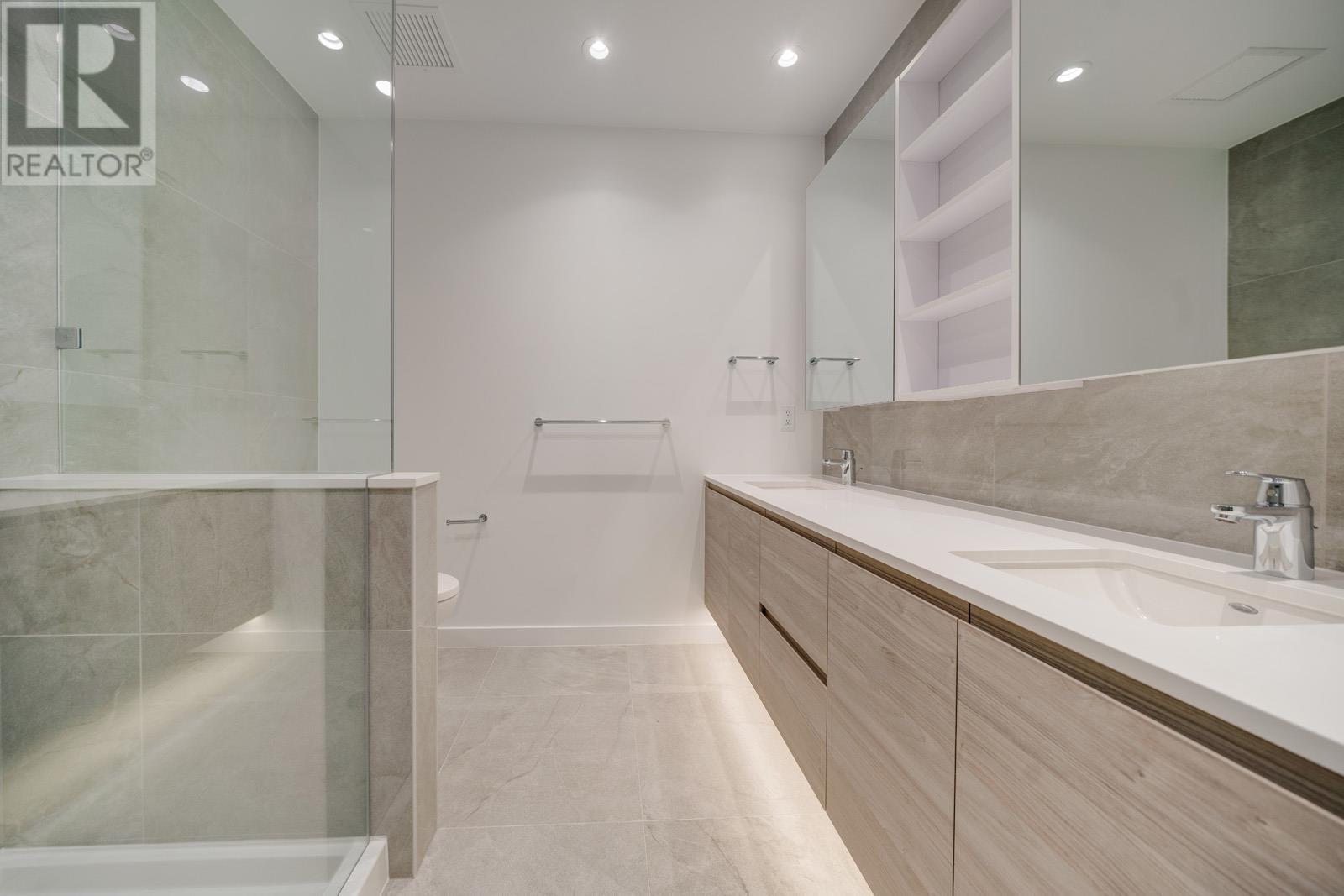 2807 680 Quayside Drive, New Westminster, British Columbia  V3M 0P2 - Photo 9 - R2954045