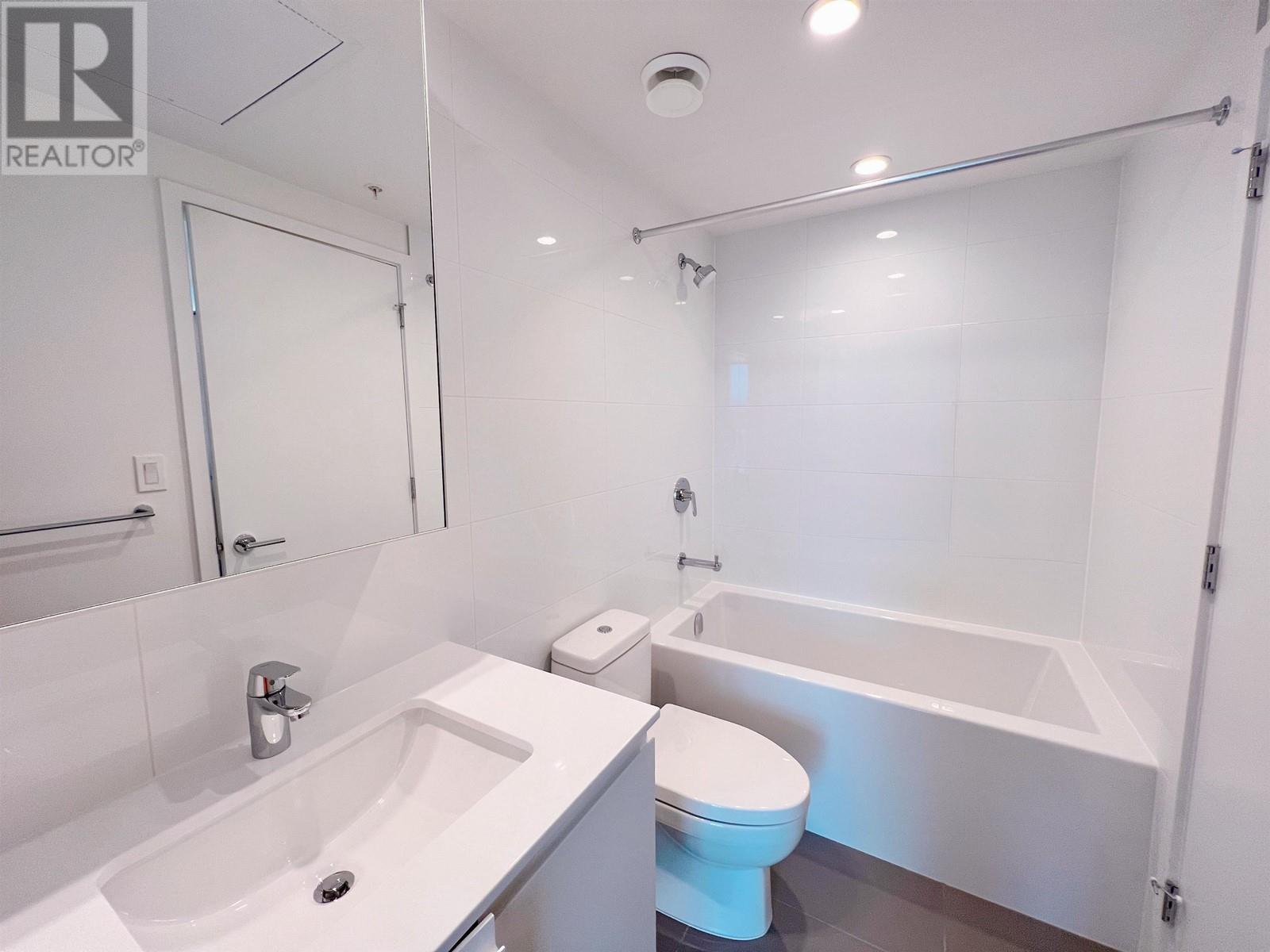 3203 3833 Evergreen Place, Burnaby, British Columbia  V3J 0M2 - Photo 5 - R3006014