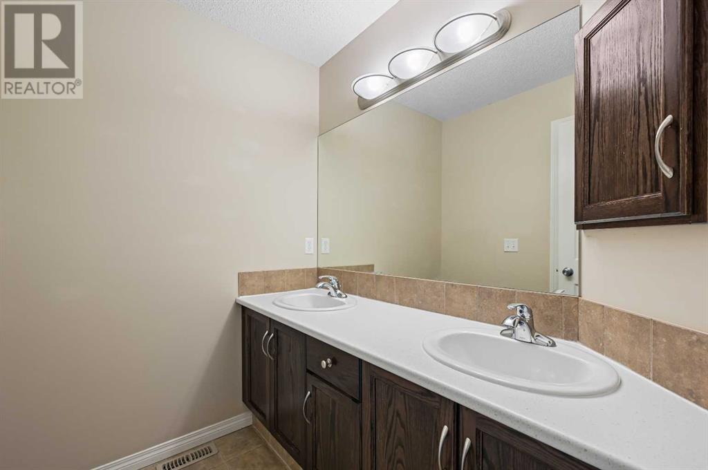 726 Luxstone Gate Sw, Airdrie, Alberta  T4B 0H3 - Photo 27 - A2223508