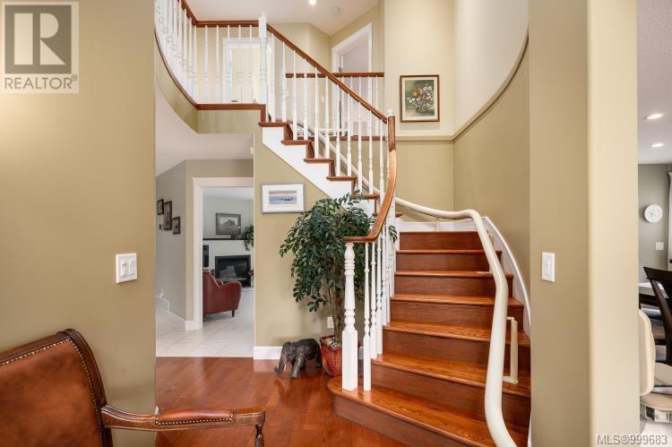 Property at 747 Chestnut St image 4