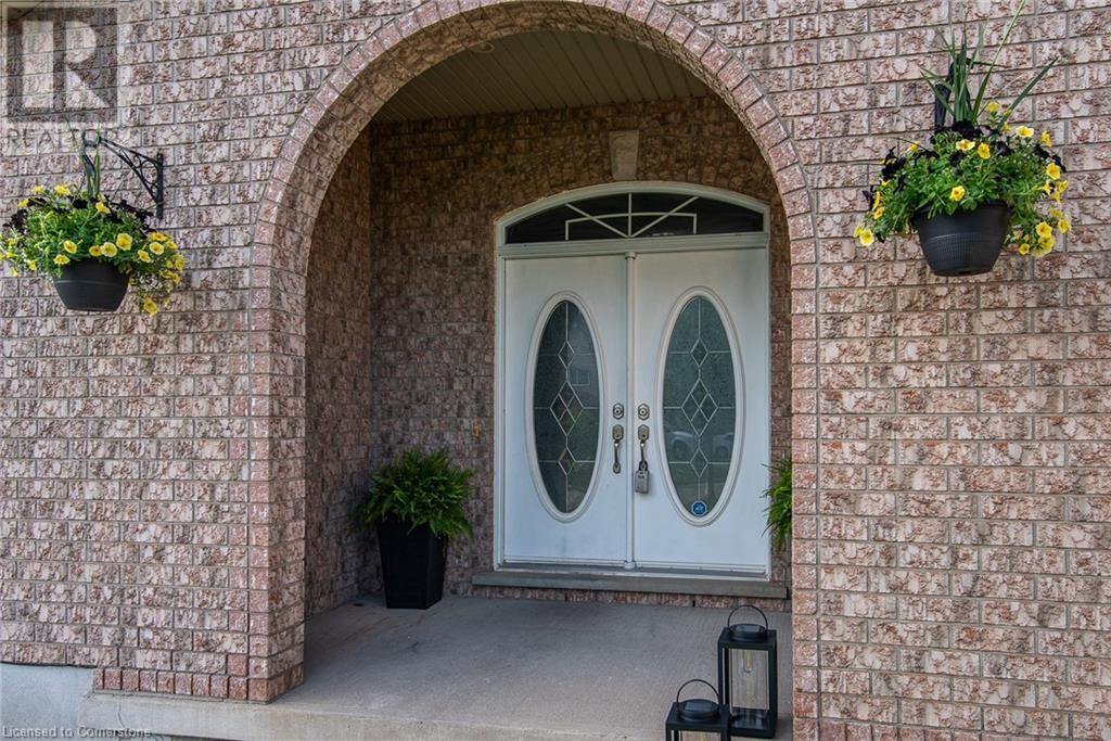 Property at 35 YARROW Court image 2
