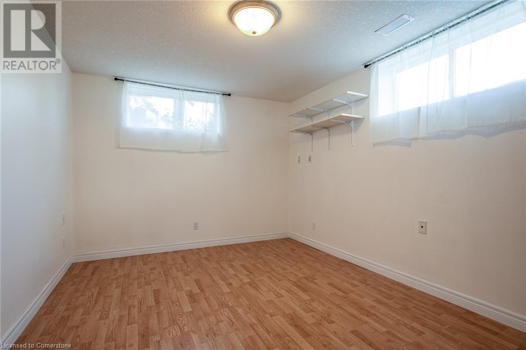 35 Yarrow Court, Kitchener, Ontario  N2E 4C4 - Photo 39 - 40721559