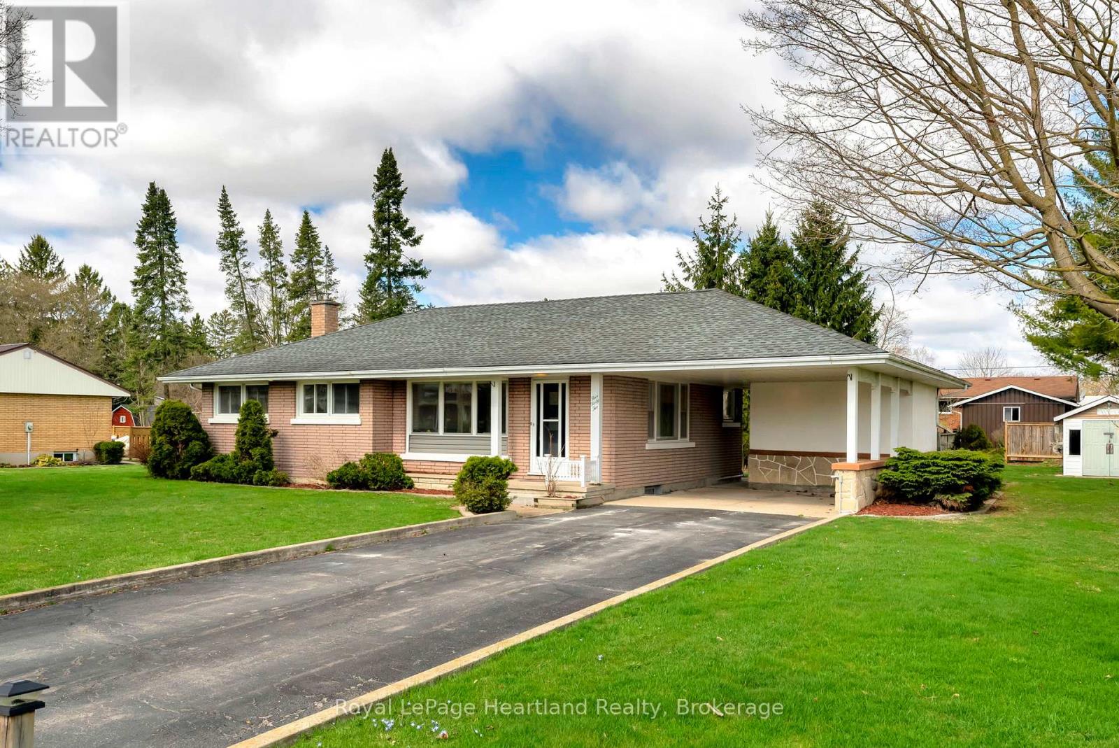 542 ANGUS STREET, North Huron, Ontario
