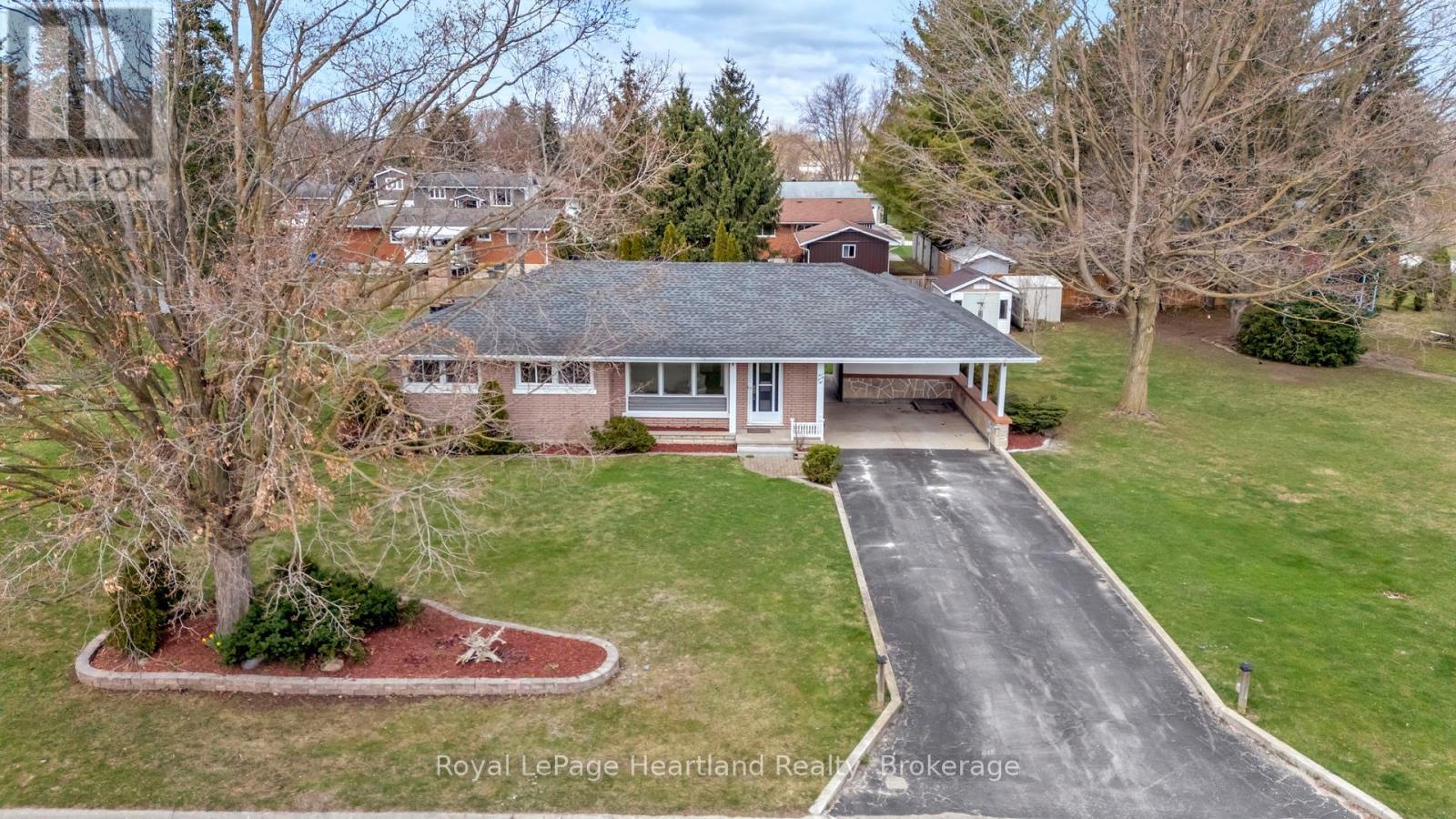 542 Angus Street, North Huron, Ontario  N0G 2W0 - Photo 33 - X12168000