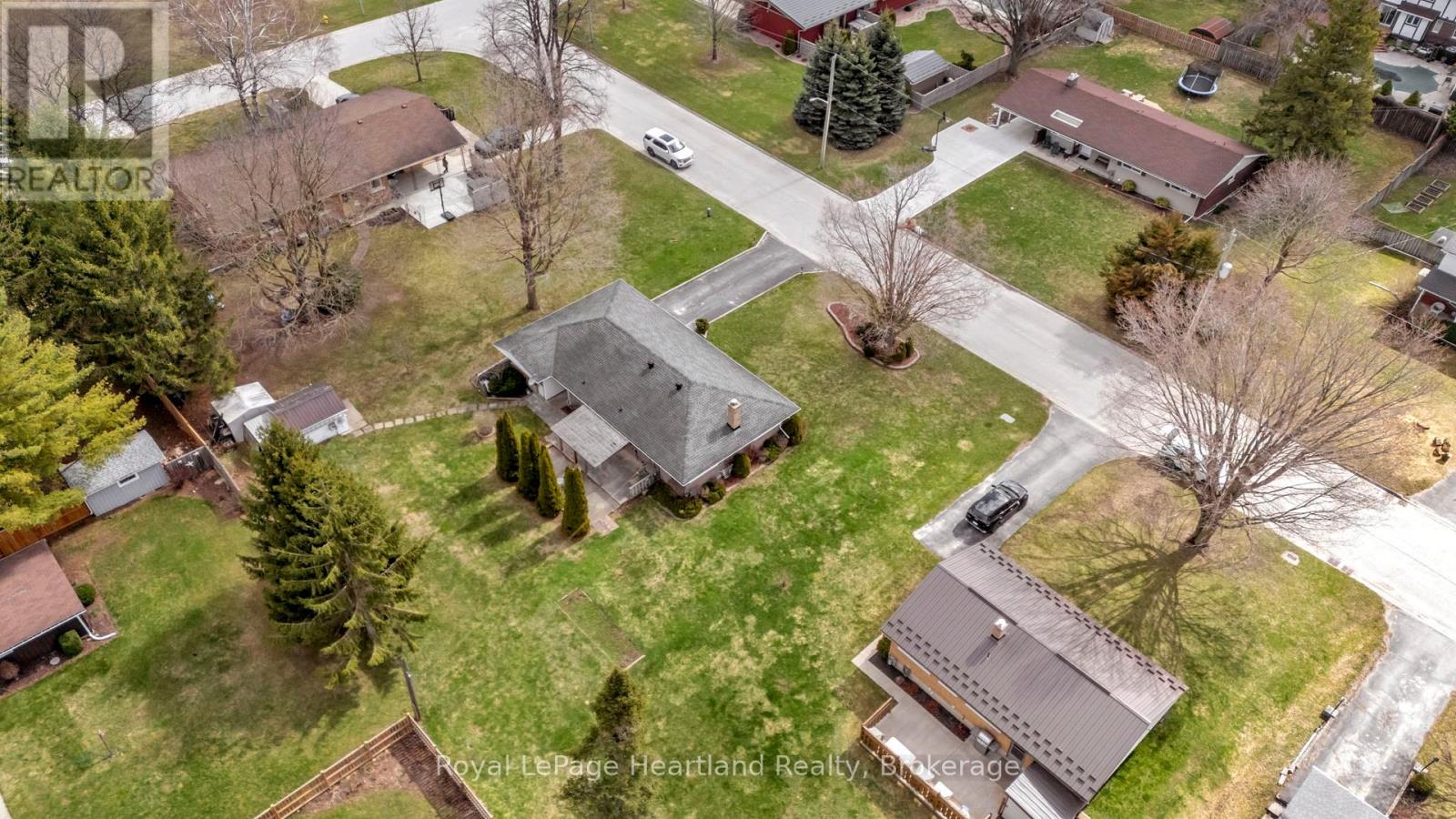 542 Angus Street, North Huron, Ontario  N0G 2W0 - Photo 38 - X12168000