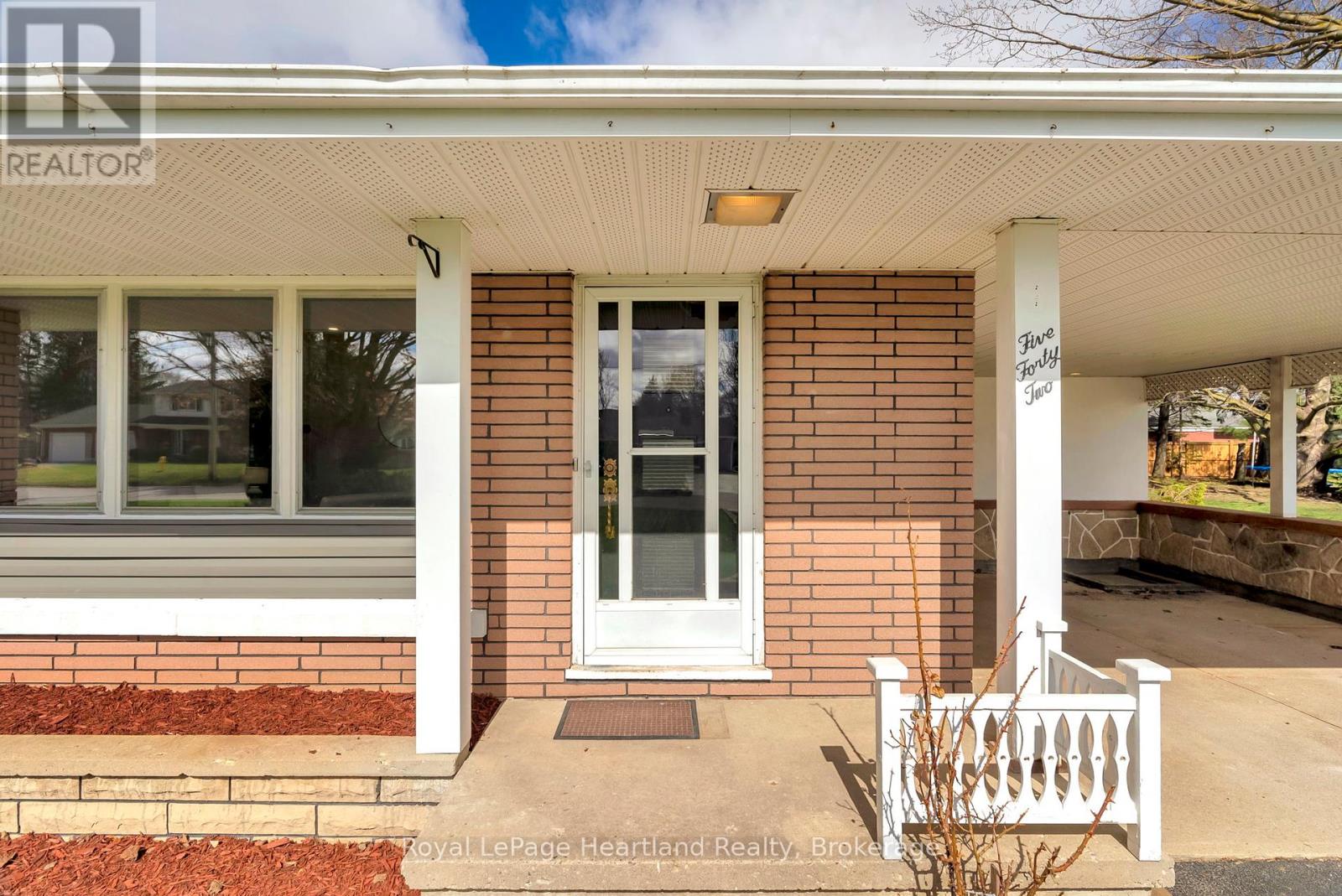 542 Angus Street, North Huron, Ontario  N0G 2W0 - Photo 41 - X12168000