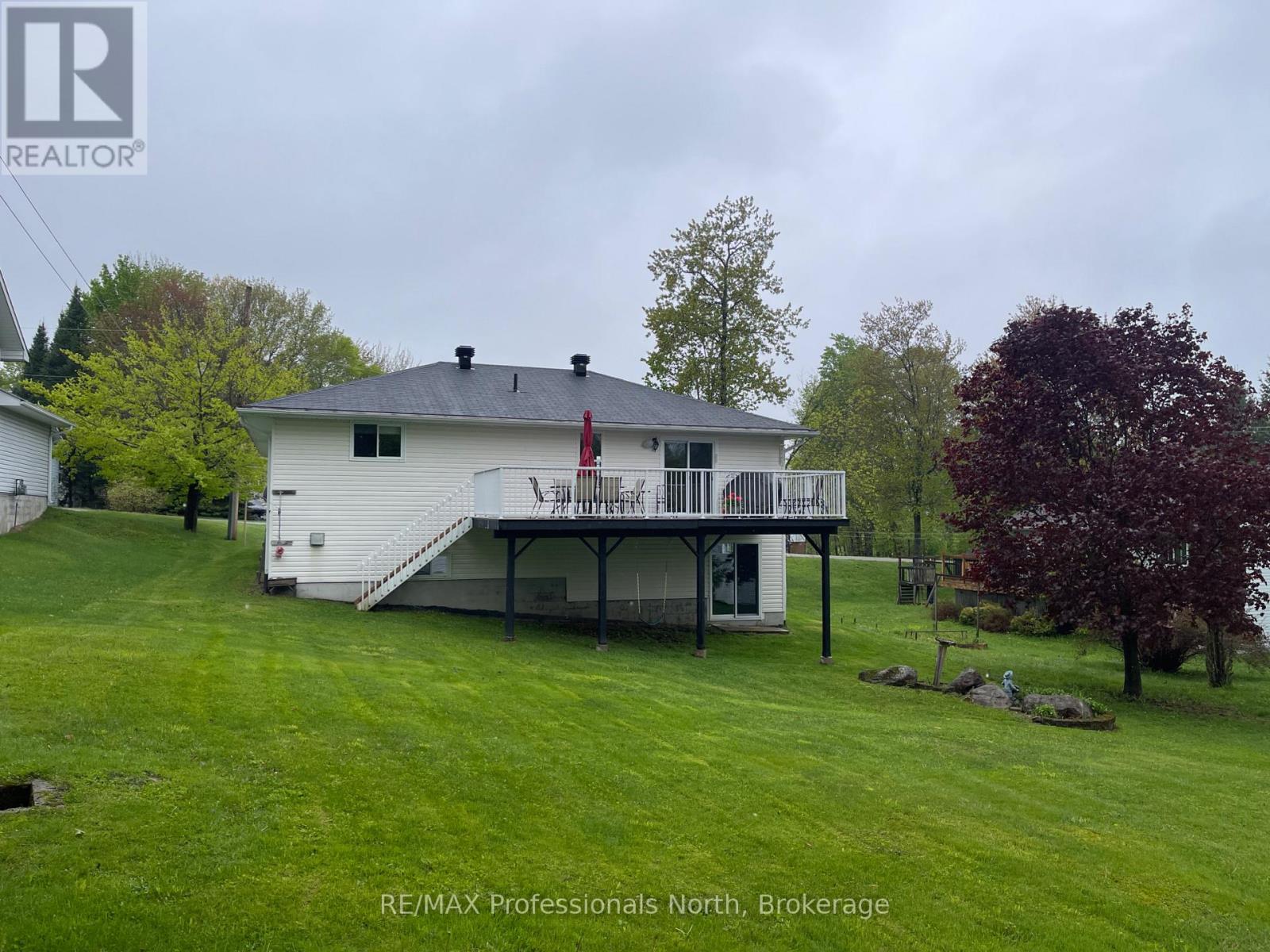 Property at 8 GREAVES AVENUE image 2