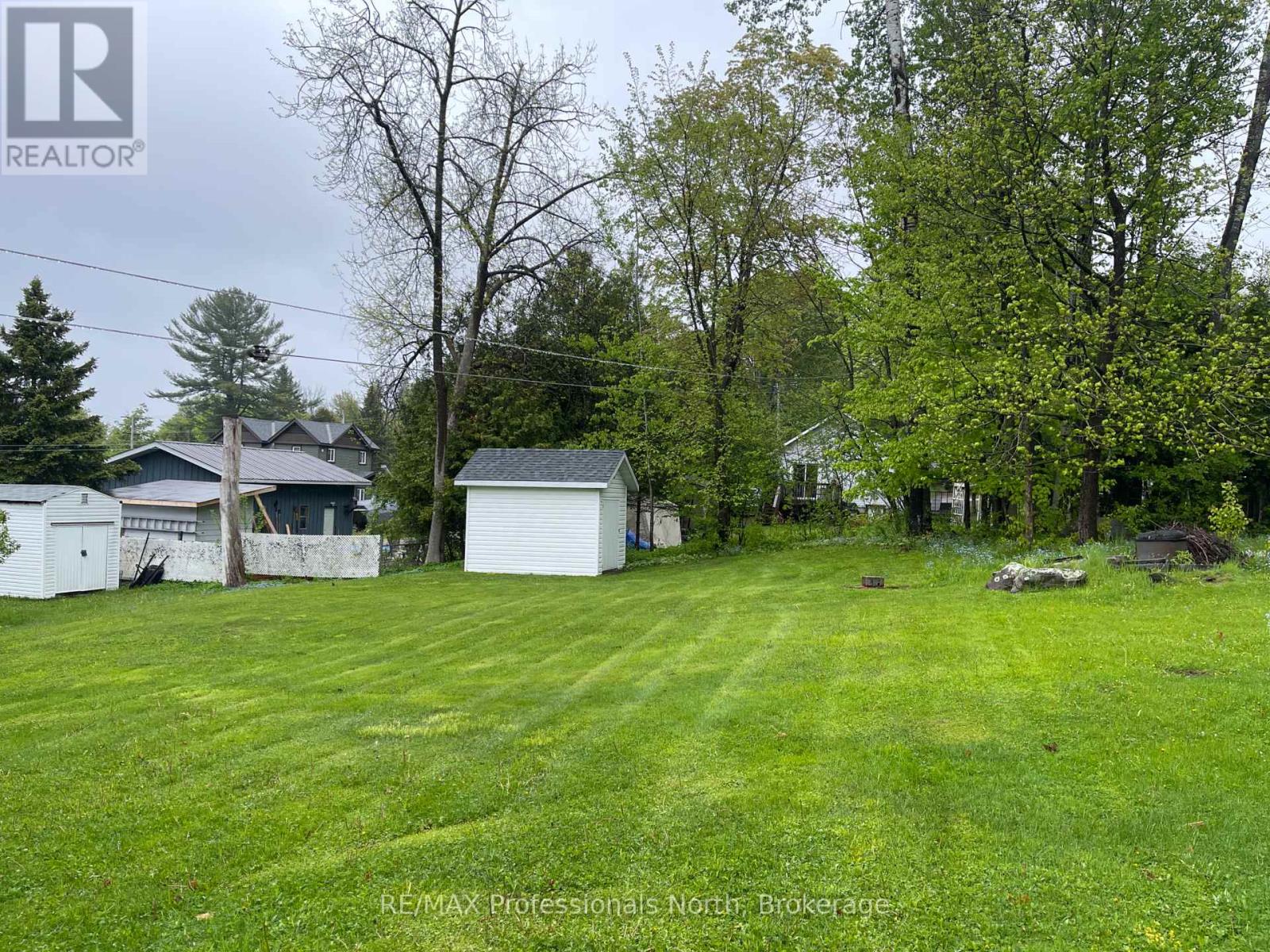 Property at 8 GREAVES AVENUE image 3