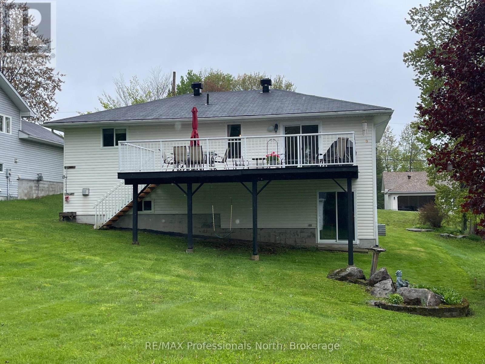 Property at 8 GREAVES AVENUE image 4