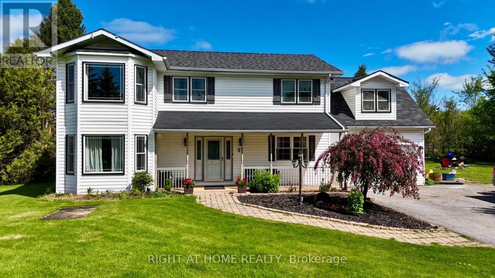 57 WALNUT STREET W, Kawartha Lakes, Ontario