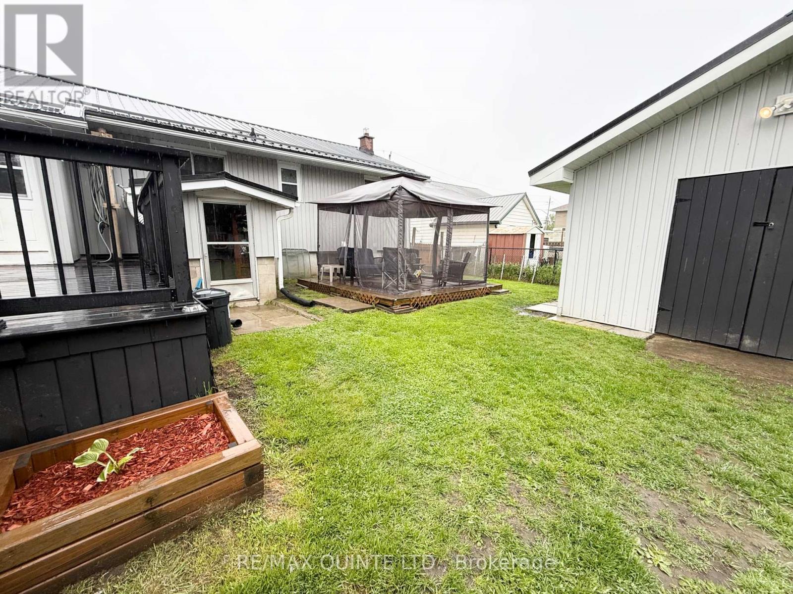 Property at 676 FRONT STREET image 4