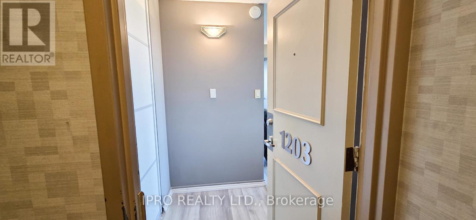 Property at 1203 - 725 DON MILLS ROAD image 4